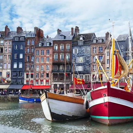 Le Bellevue - Beautiful Sea View דירה