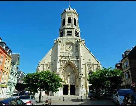 Le Bellevue - Beautiful Sea View Апартаменты *